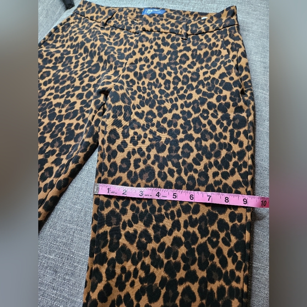 OLD NAVY Harper Mid-Rise Leopard Print Capri Style Slacks/Pants Size 4 Regular - Picture 7 of 11